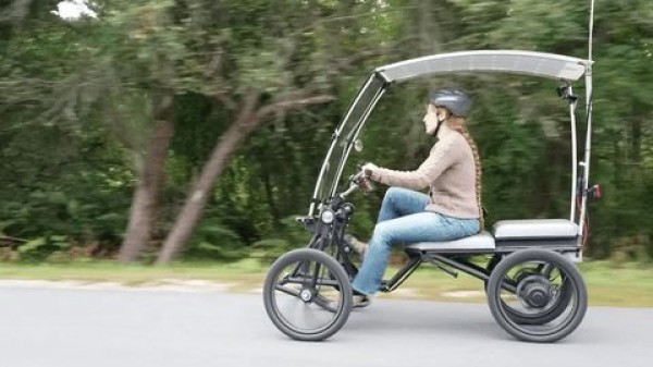 This solar-powered electric scooter also folds!