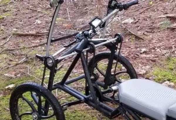 This solar-powered electric scooter also folds!