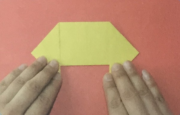 Illustration of the steps of origami car