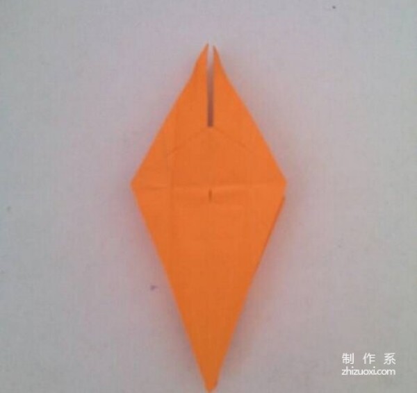 Illustrated tutorial on how to fold a paper crane - super simple and cute paper crane