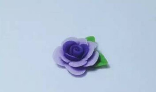 Steps to make handmade plasticine flowers in kindergarten