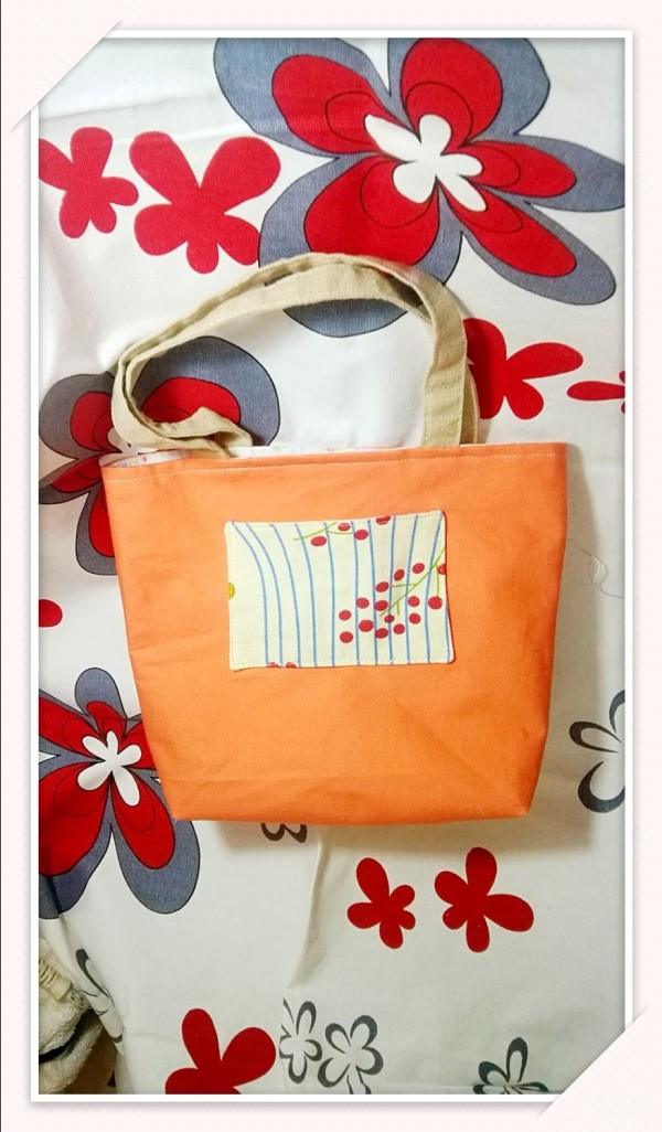 Tutorial on making simple small handbags and handmade fabric bags