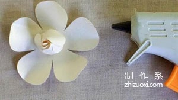 Creative tutorial for making paper gardenia handmade flowers