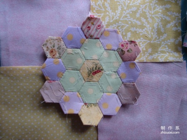 Handmade fabric tutorials. Detailed tutorials for making simple and beautiful grandmother’s garden patchwork patterns.