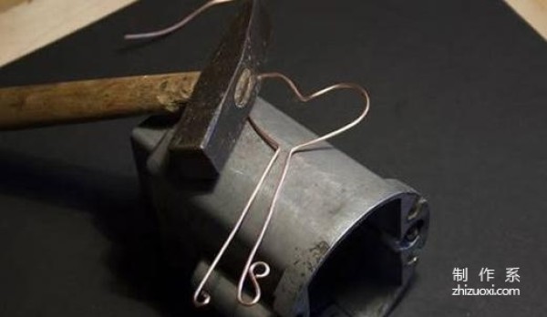 How to make a beautiful heart-shaped key pendant from metal wire DIY