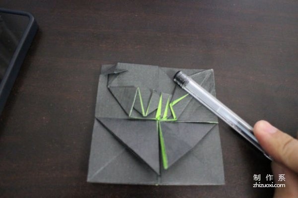 A very creative graphic tutorial on origami Nike logo