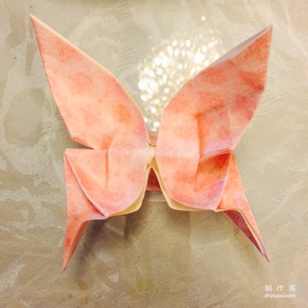 Origami method of handmade swallowtail butterfly Feifei