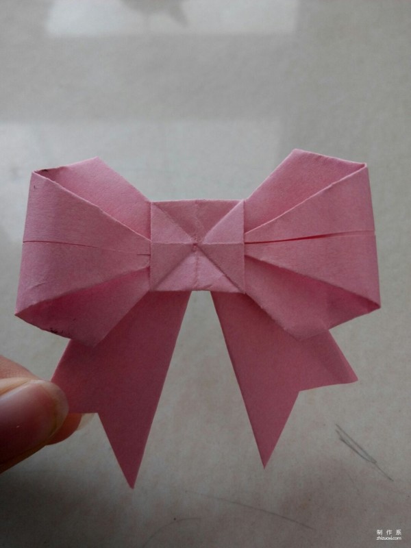 DIY origami illustrated tutorial for simple paper bows