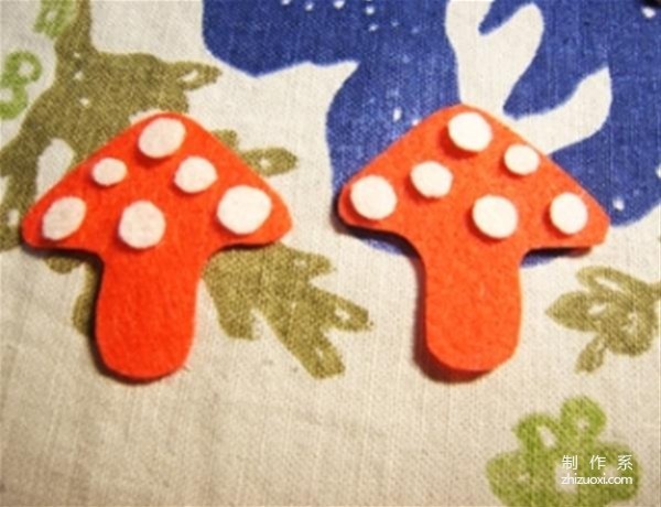 Cell phone pendant DIY fabric red mushroom pendant, handmade fabric cell phone pendant