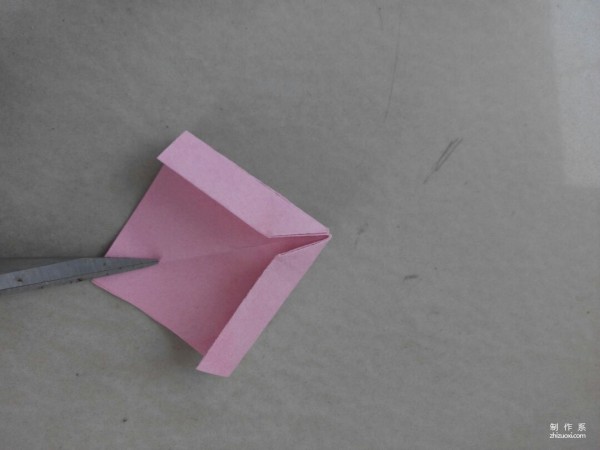 DIY origami illustrated tutorial for simple paper bows