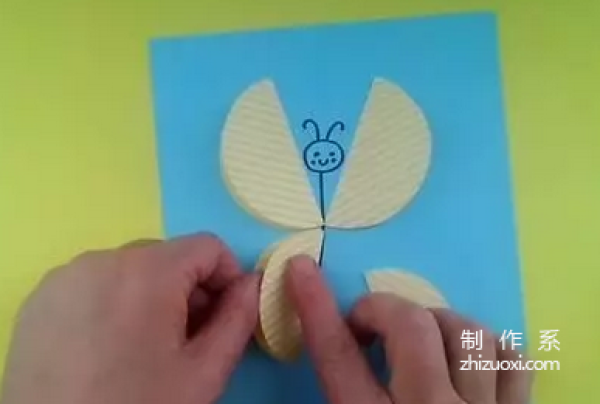 Simple DIY method for children to make butterfly patterns by hand