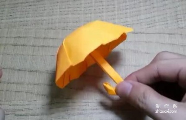 How to fold a yellow oil paper umbrella - Illustrated origami tutorial