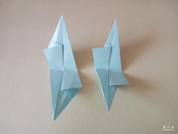 Tutorial on how to make origami handmade paper bouquets