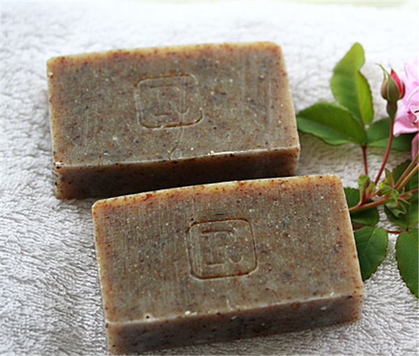 Appreciation of the noble and elegant macadamia nut rose handmade soap works