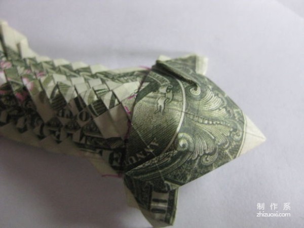 Detailed tutorial of dollar carp origami banknote real shot pictures