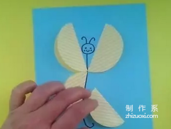 Simple DIY method for children to make butterfly patterns by hand