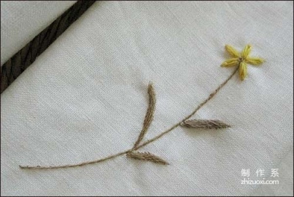 Illustrated tutorial on hand embroidery method of small daisy