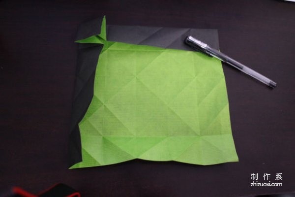 A very creative graphic tutorial on origami Nike logo