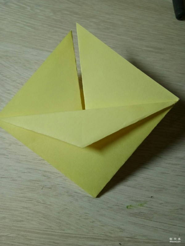 Interesting illustrated tutorial on Xianglu handmade origami method