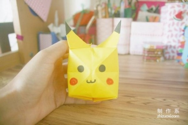 A picture-illustrated tutorial to teach you step-by-step origami Pikachu