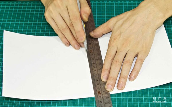 Basic production of paper patterns for handmade leather goods