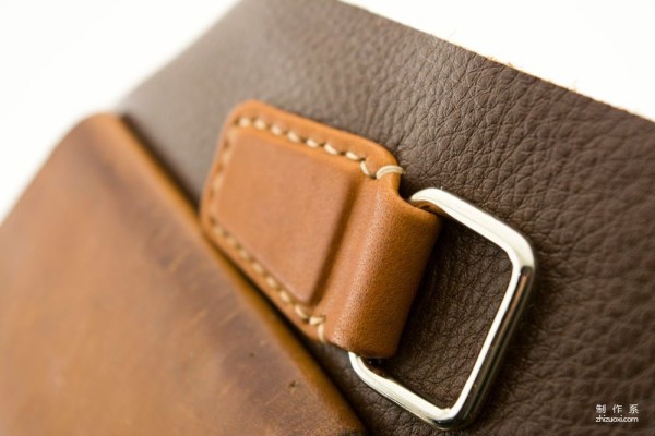 Details in the production process of handmade leather goods: processing of wrapping and binding