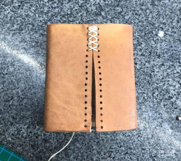 Using Acrylic Molds to Make Leather Cigarette Cases