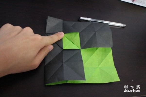 A very creative graphic tutorial on origami Nike logo