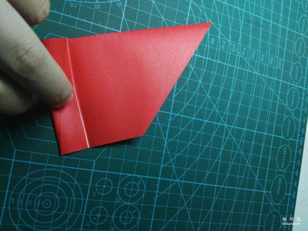 Illustrated tutorial on the origami method of the cute little fox