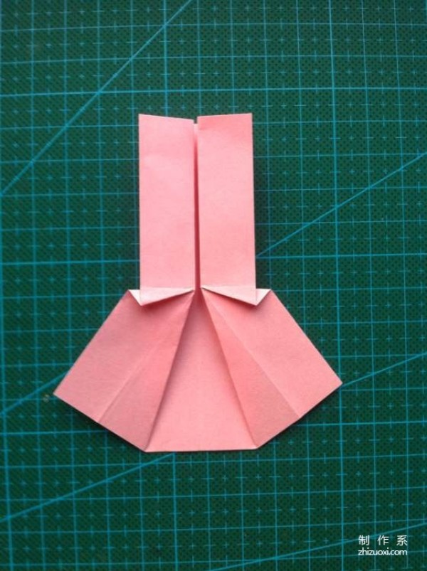 Simple origami illustrated tutorial for making a cute little girl’s skirt