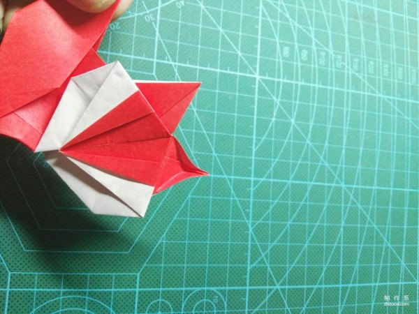 Illustrated tutorial on the origami method of the cute little fox