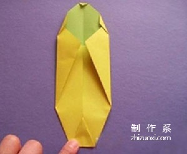 3D three-dimensional handmade origami holy fruit banana fruit folding tutorial