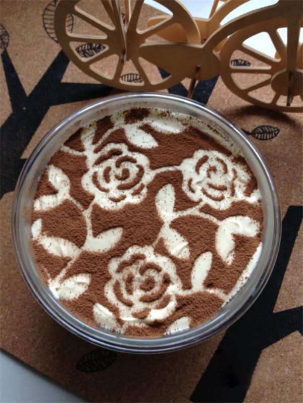 Creative baked handmade rose tiramisu