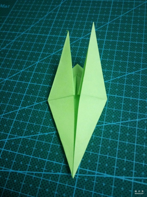 How to make origami of a super cute mantis