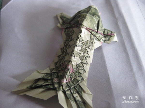 Detailed tutorial of dollar carp origami banknote real shot pictures