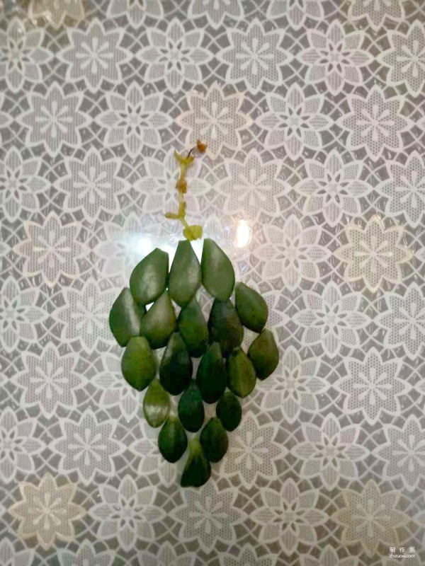 Kindergarten leaves sticker DIY a bunch of grapes collage tutorial with step-by-step instructions