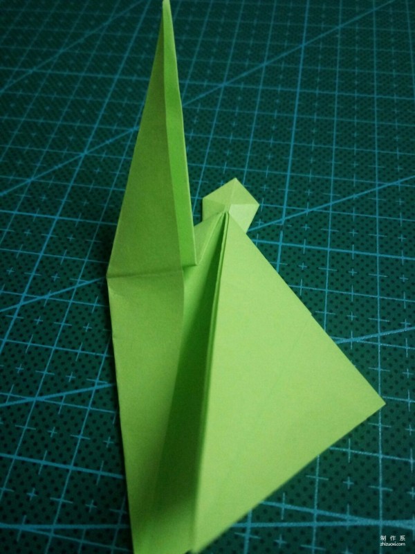 How to make origami of a super cute mantis