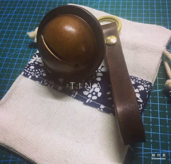 Small objects for beginners, making leather bells