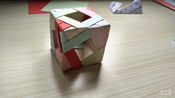 Illustration of how to make simple origami hollow squares for children