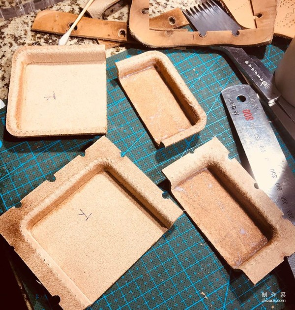 Using Acrylic Molds to Make Leather Cigarette Cases