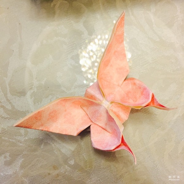 Origami method of handmade swallowtail butterfly Feifei