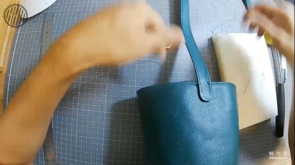 Bucket bag CYLINDER BAG