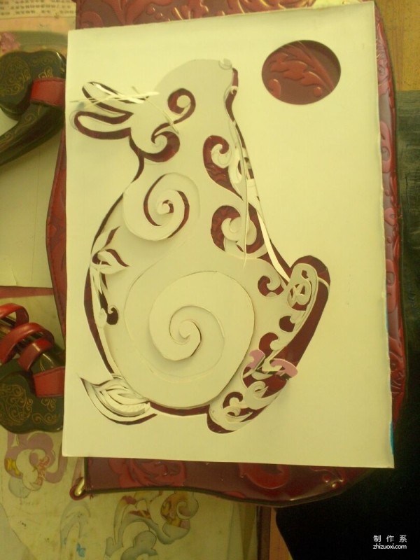 Tutorial on the hand-cutting method of the cute paper-cut Moon Rabbit