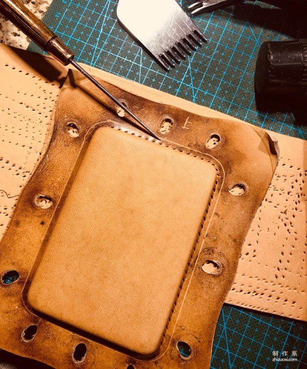 Using Acrylic Molds to Make Leather Cigarette Cases