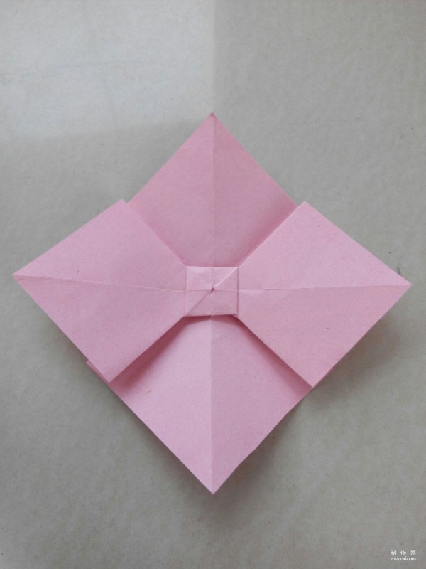 DIY origami illustrated tutorial for simple paper bows