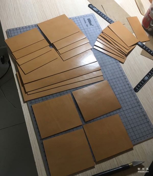 The production process of cordovan leather high bridge short clip wallet