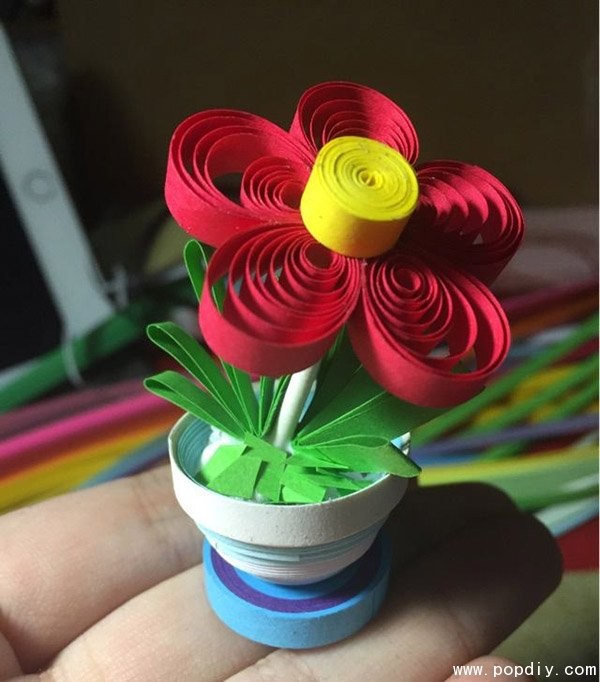 Make cute little flowers with creative origami DIY