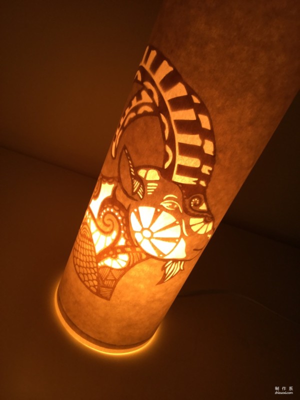 Tutorial on hand-carving pattern of paper-cut Capricorn handmade lampshade