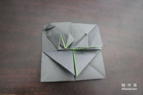 A very creative graphic tutorial on origami Nike logo