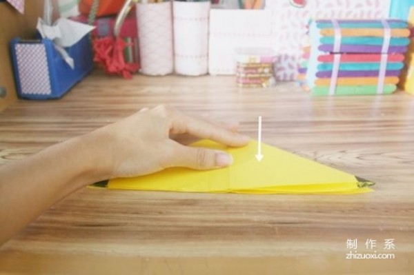 A picture-illustrated tutorial to teach you step-by-step origami Pikachu